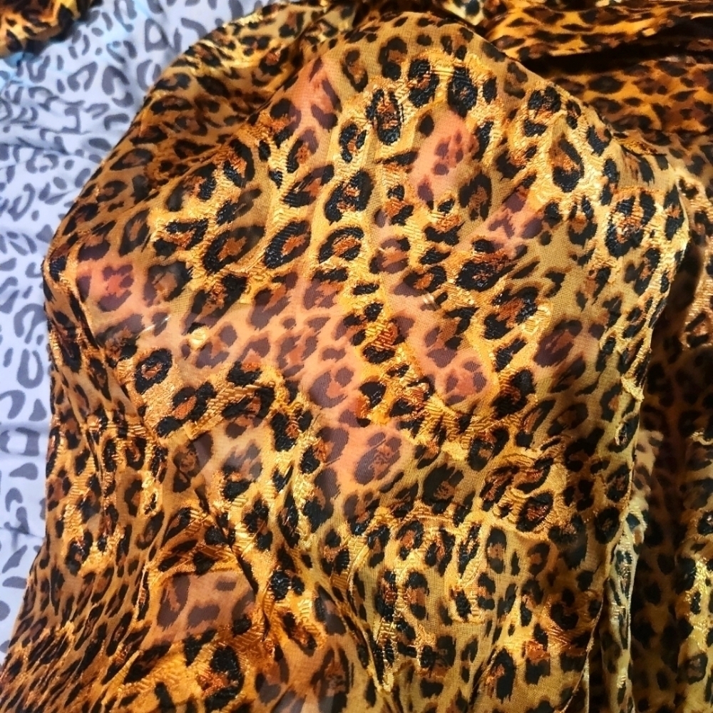 Sheer Leopard Print robe - Picture 6 of 7